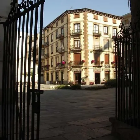 Hostal Paris-3